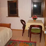 Affittacamere Gaestehaus Alexanna *