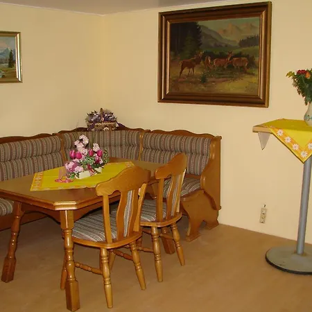 Gaestehaus Alexanna בית הארחה באדן-באדן